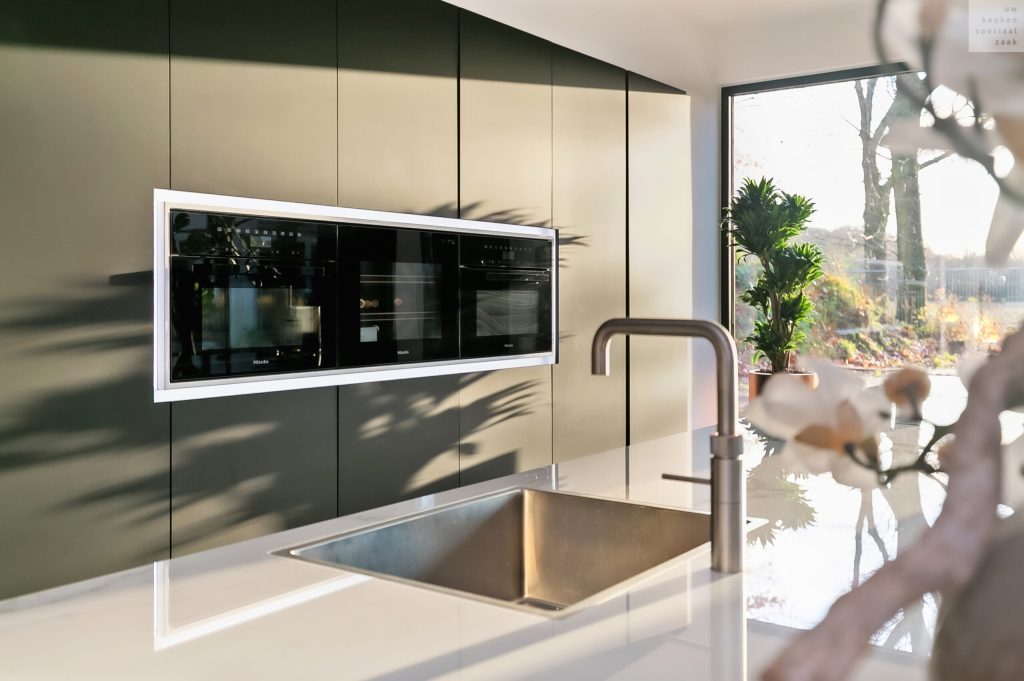 07_2019_Loomans_Somefun_Zwart_Eiland_L_HR-scaled (1)